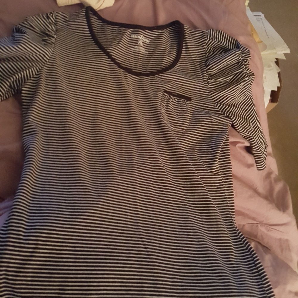 Black and White Soft Summer Top Size XL